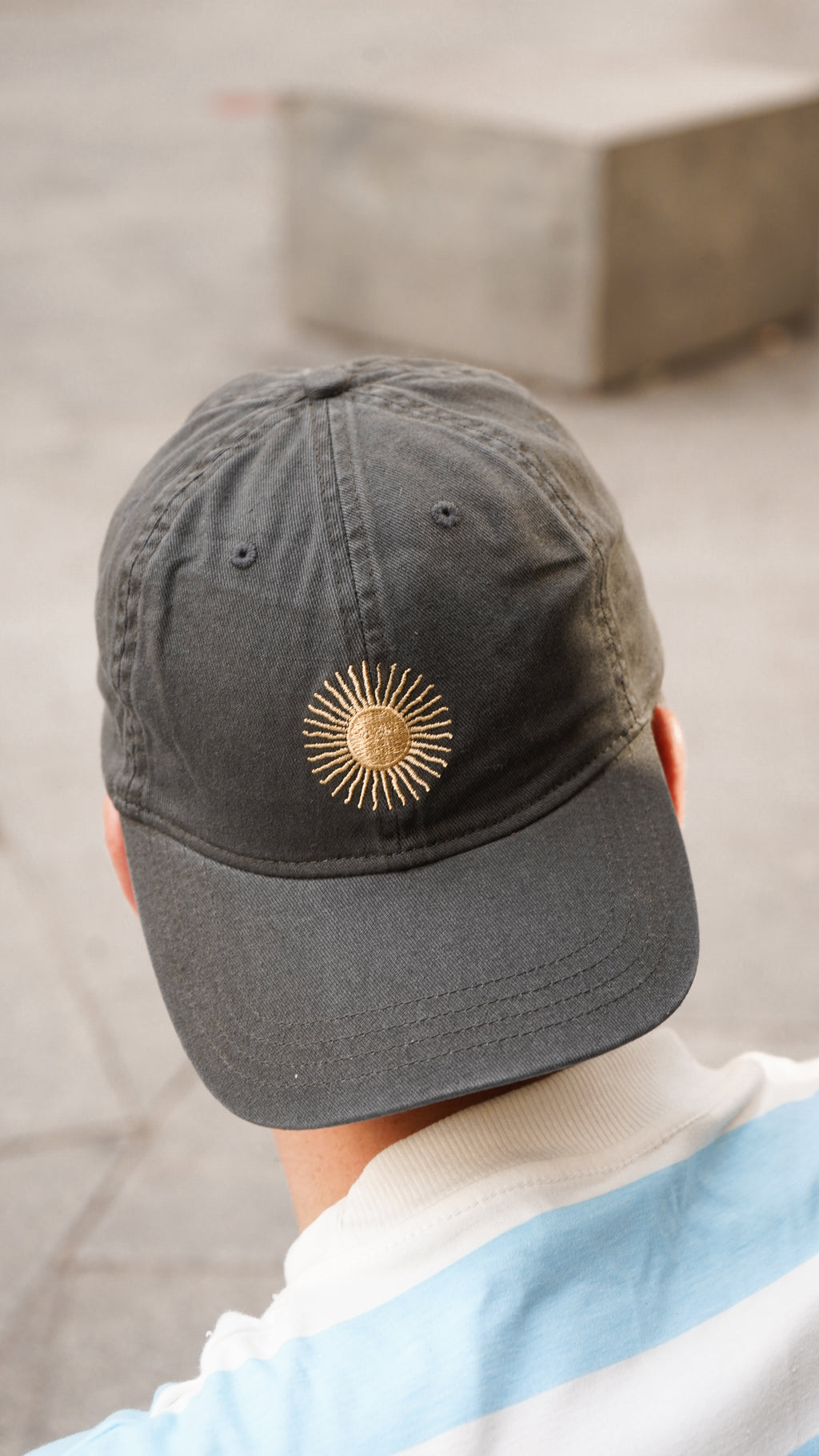 GORRA GRIS