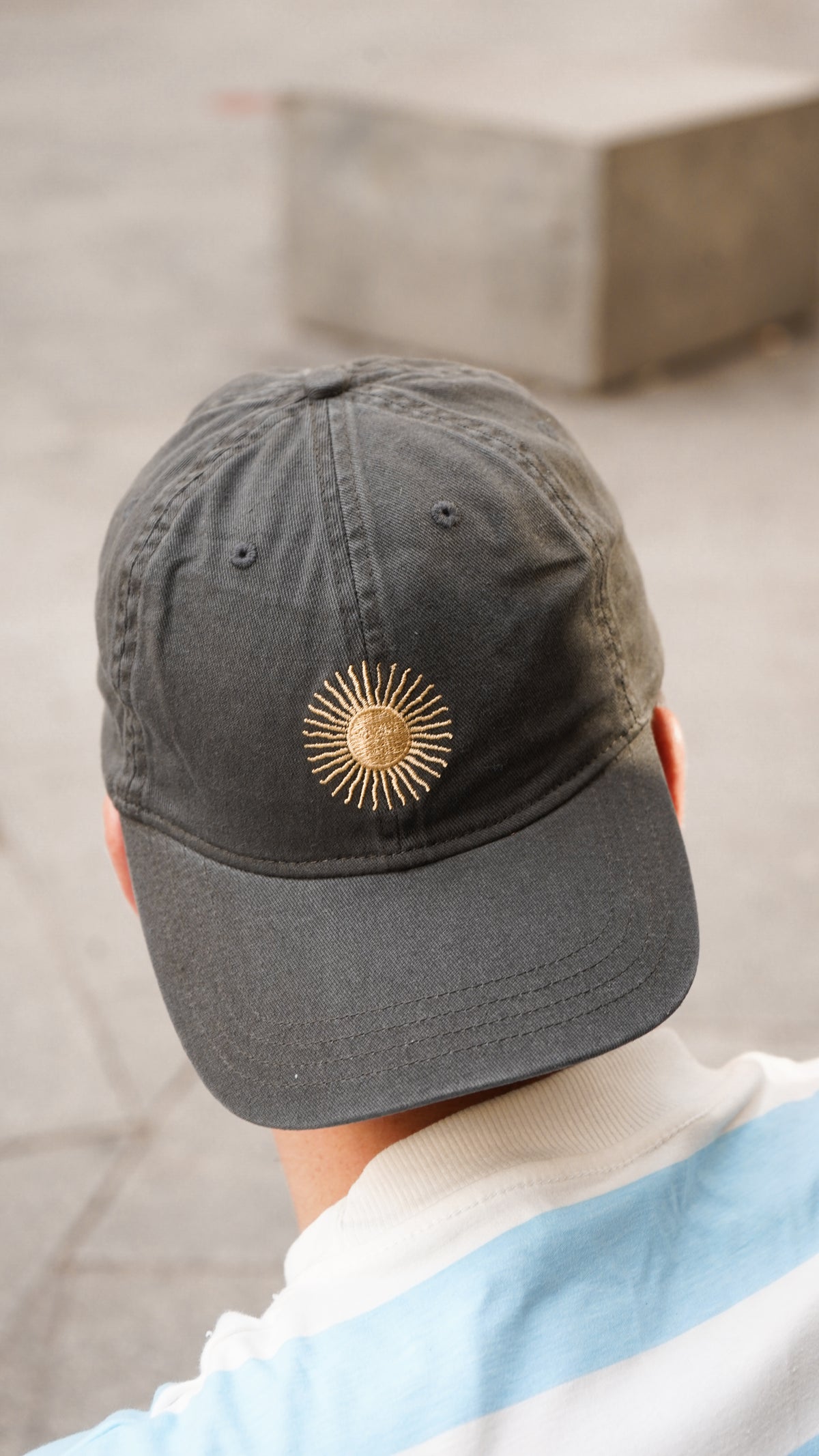 GORRA GRIS